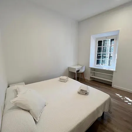 Oasis Apartment-open Minded Libertine Naturists Age 18-36 Ostello Palermo