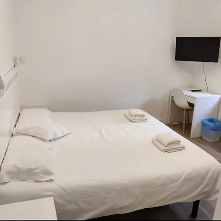 Oasis Apartment-open Minded Libertine Naturists Age 18-36 Hostel